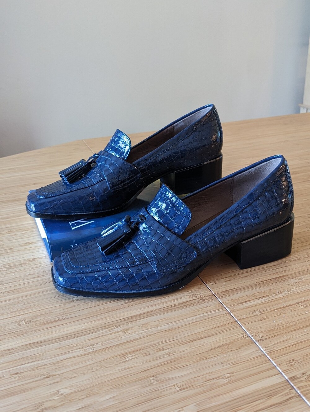 Donald Pliner Avi Croc Patent Heeled Loafers Blue 8.5M
